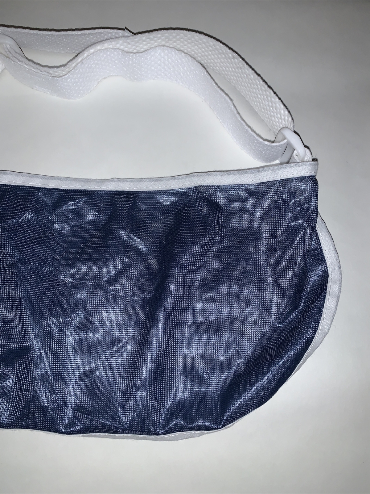 Blue And White Mesh Arm Sling Size Medium Adjustable New