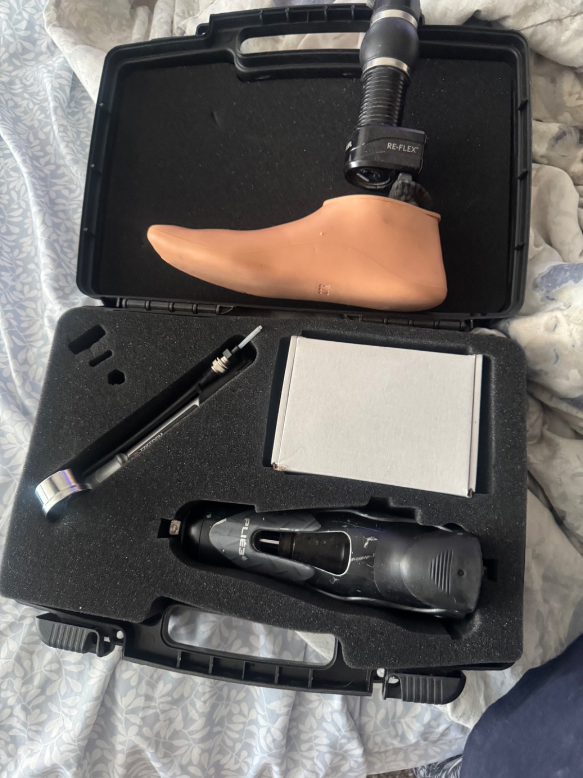 Prosthetic Leg PLIE3 WTR PROOF MICROPROCESSOR & REFLEX FOOT XTRA BATT/SEE PICS