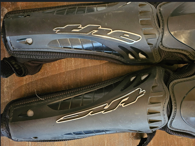 THE BMX Knee/Shin Protector – Size S/M
