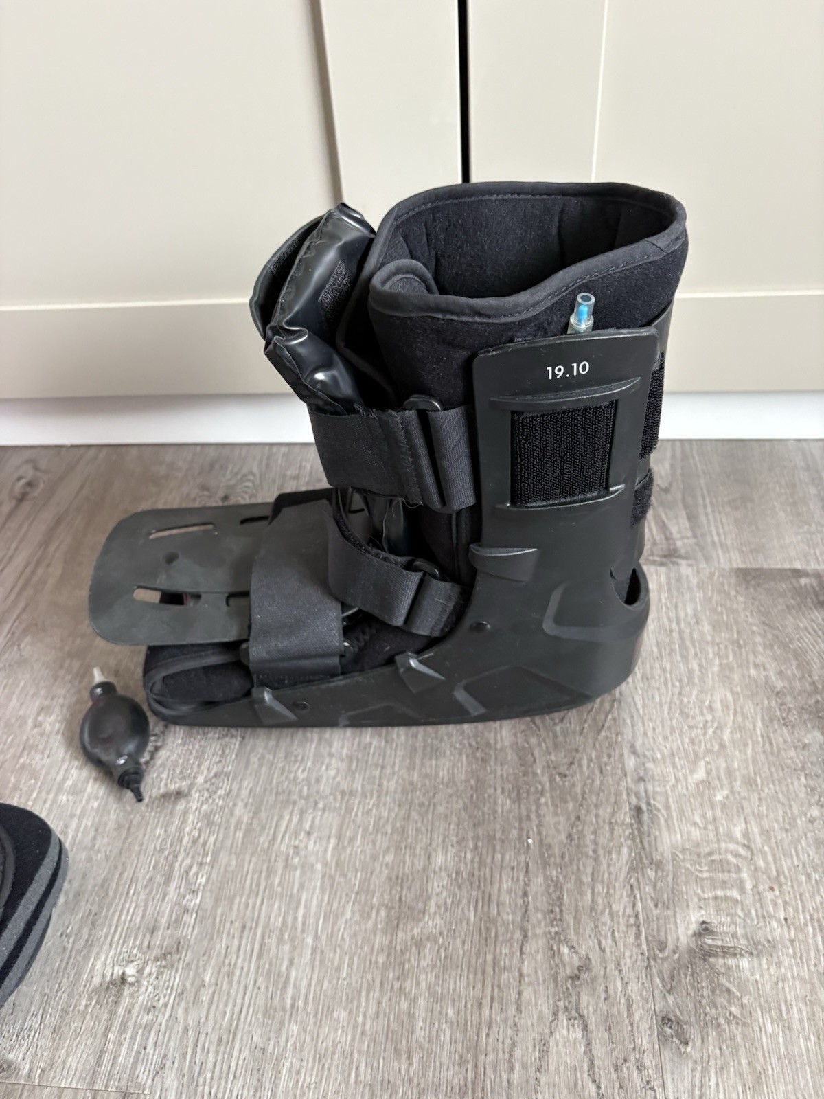 Air Trio Shell Ankle Walker Cast Walking Boot Aircast Size Medium