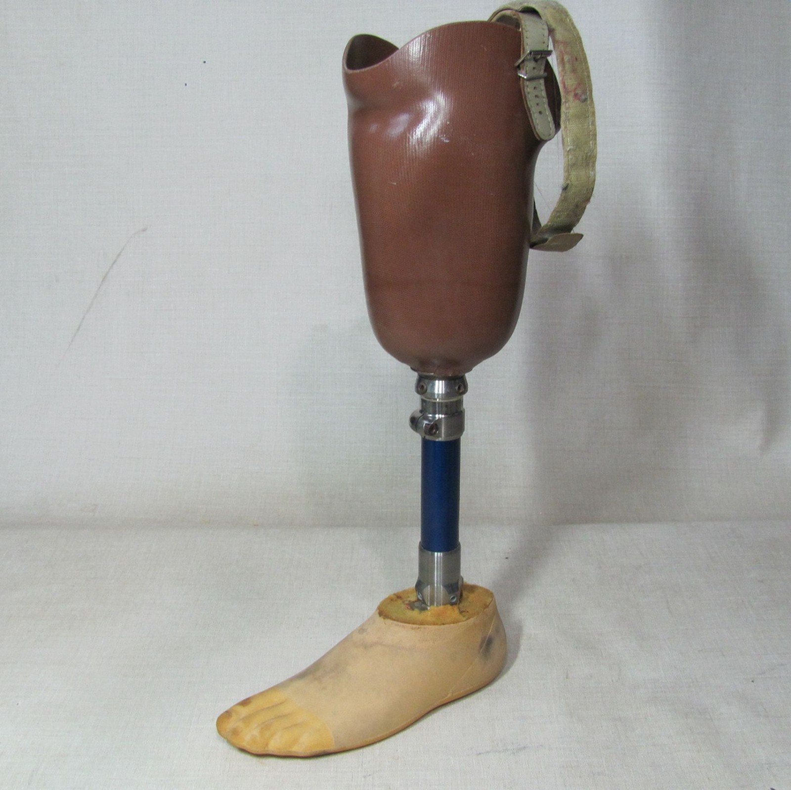 PROSTHETIC LEG LEFT BELOW-KNEE APC SPS HARDWARE KINGSLEY FLATTIE FOOT USA MADE