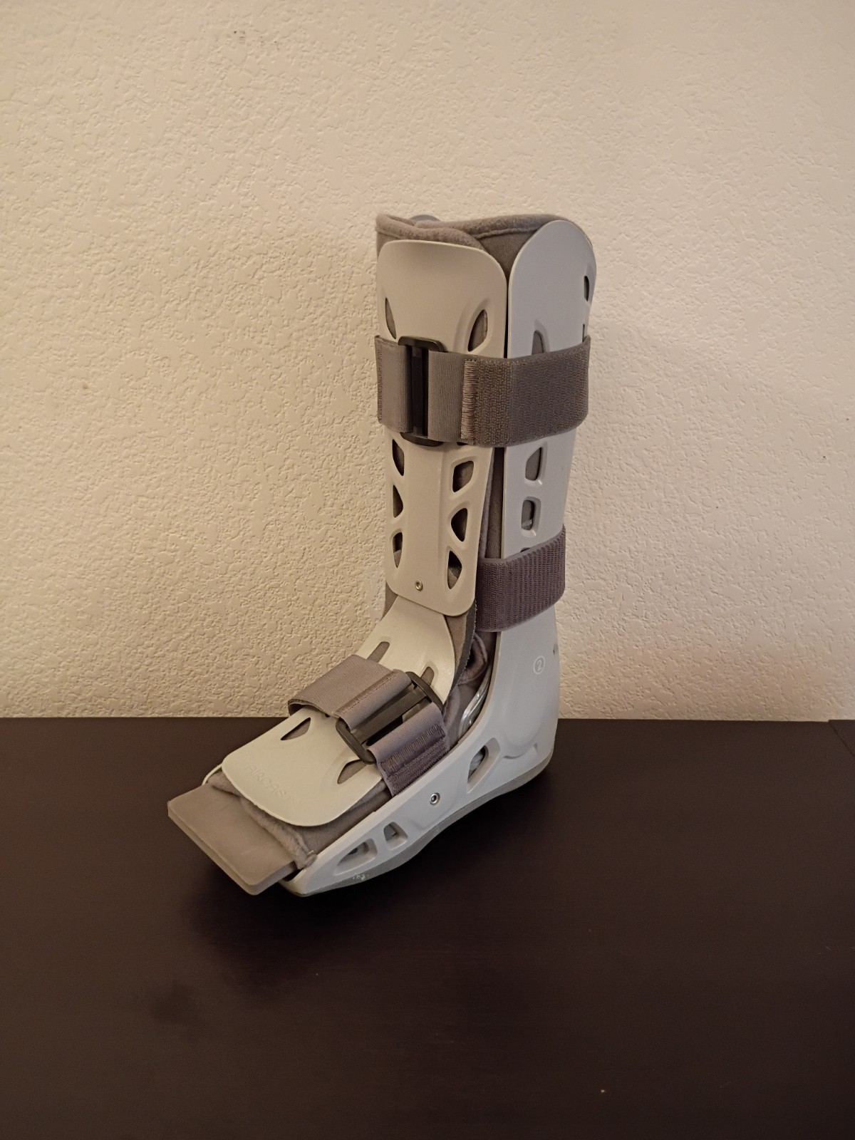 Aircast AirSelect Pneumatic Walker Boot — Size Small — Gray