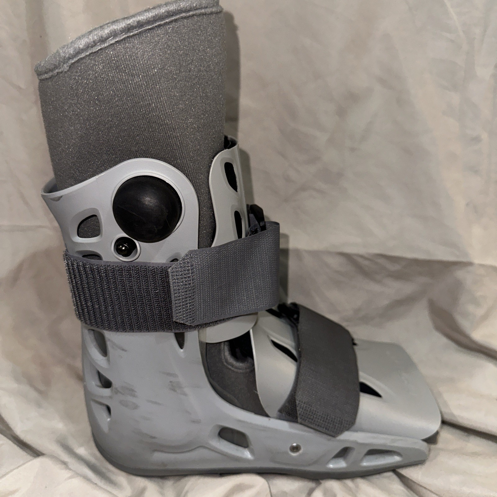 Aircast Walking Boot DJO LLC Size Small