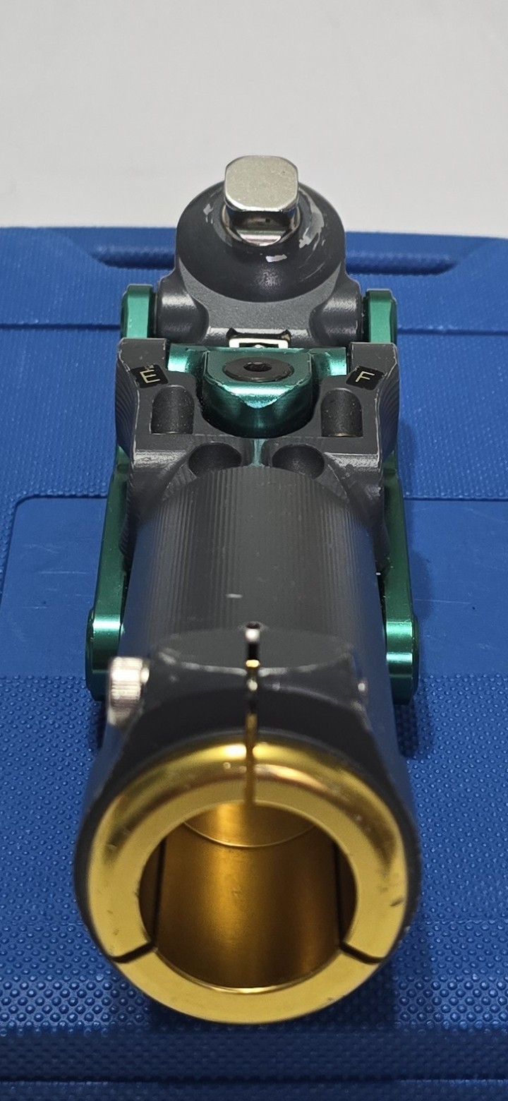 Seattle Select Stance Flexión Polycentric Prosthetic Knee In Excellent Condition