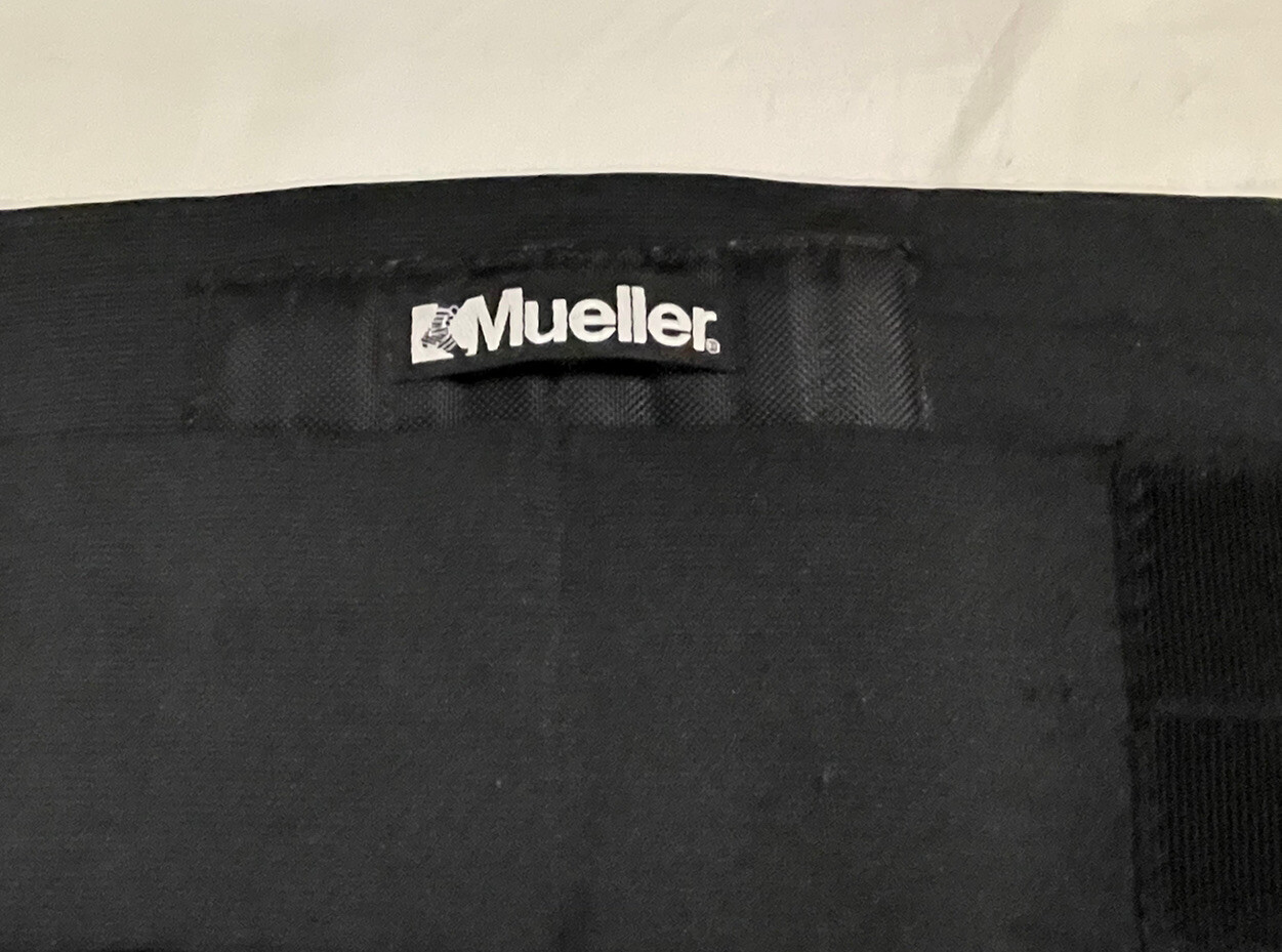 Mueller Adjustable Back Brace, Black, One Size OSFM