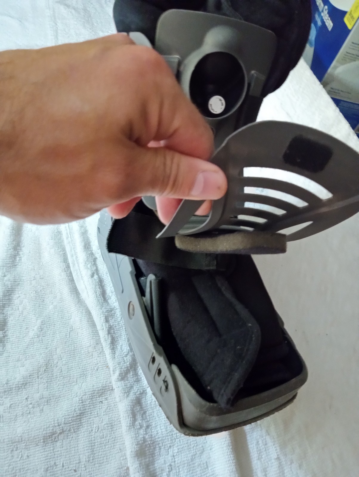 CORFLEX inflatable Air Walker Boot Orthopedic Fracture Cast Shoe Medium *read