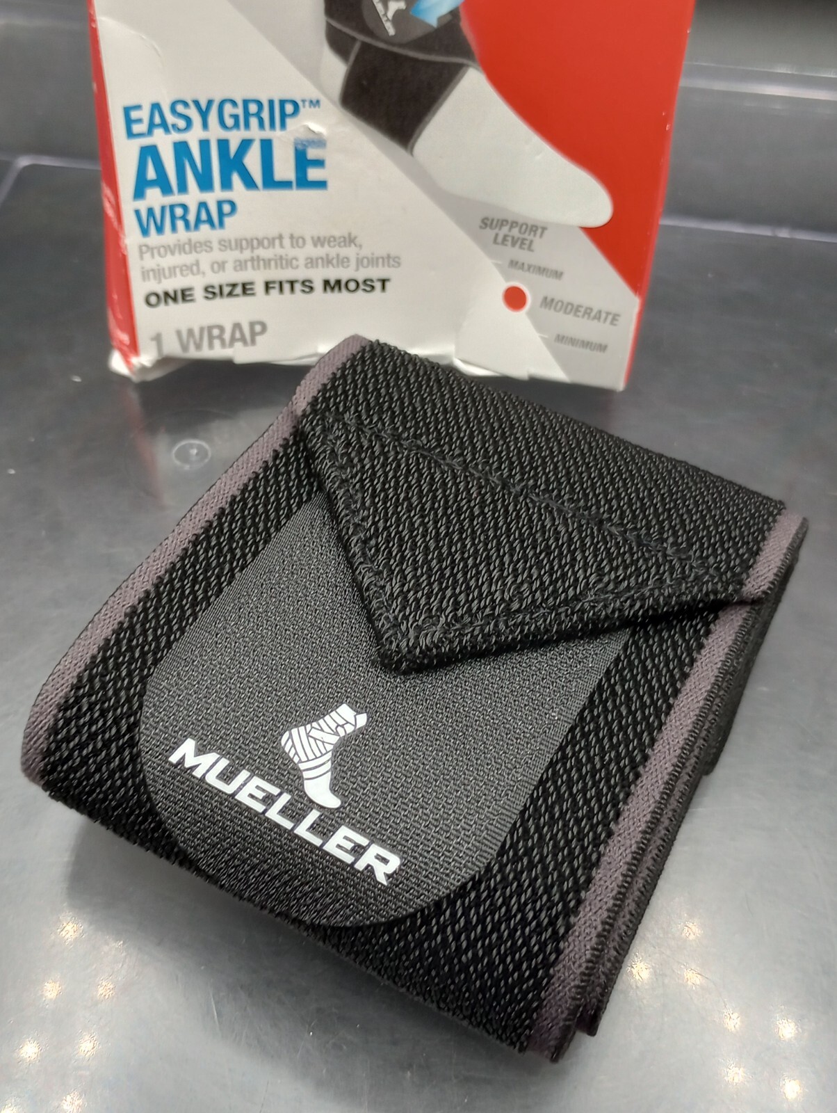 Mueller EasyGrip Ankle Wrap -One Size Fits Most -#65557 – Moderate Support Level