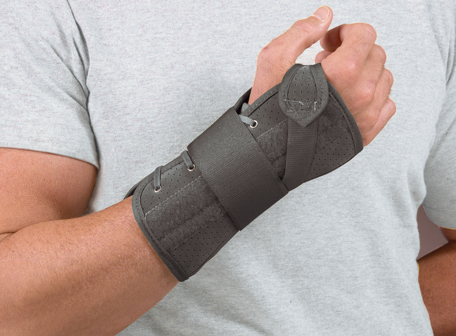 Soft Fit Suede Wrist Brace Splint Support Wrap Pain Injured Golf Sports Guard