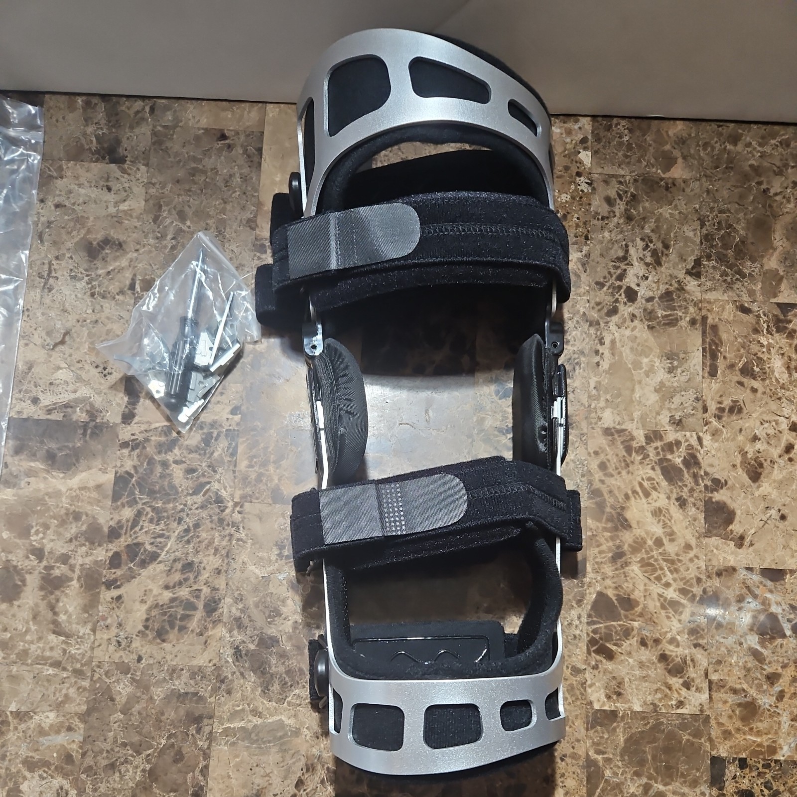 ISO Preferred OA Dual Upright ROM Hinge Knee Brace Medium ISO-KN221L NEW