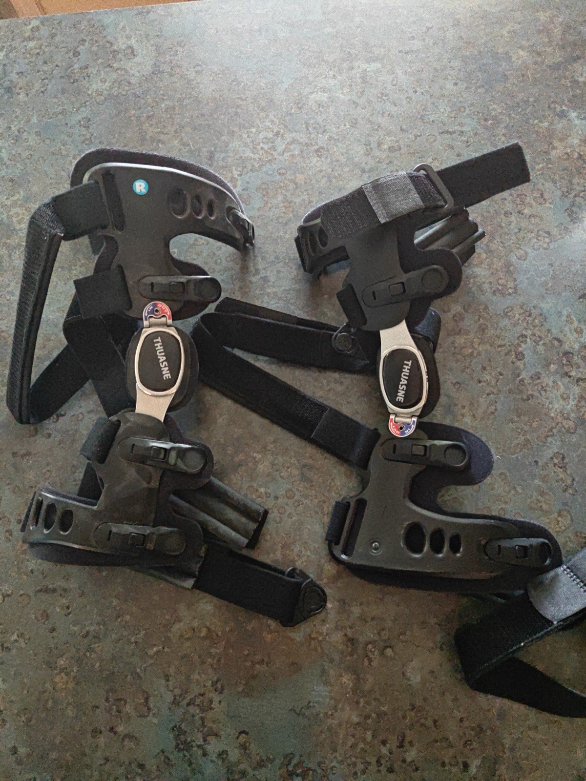 Thuasne Rebel Reliever Knee Brace Osteoarthritis MD Black Adjustable CE