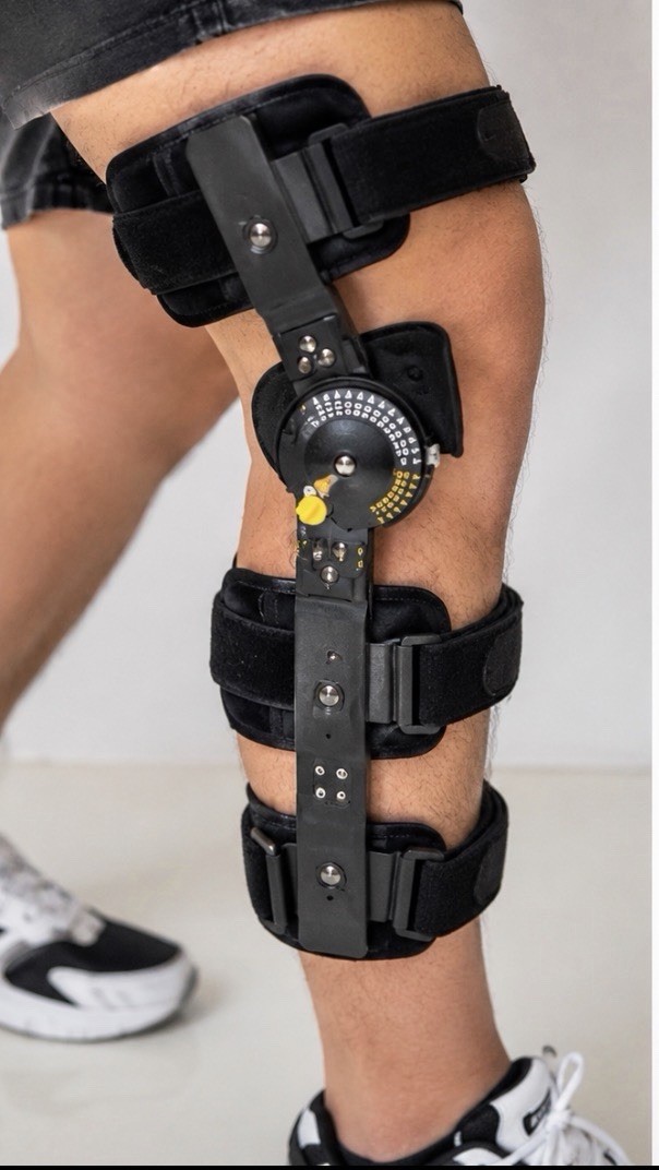Leftleg Adjustable Hinged Knee Brace ROM Orthopedic Support w/Locking Dial Black