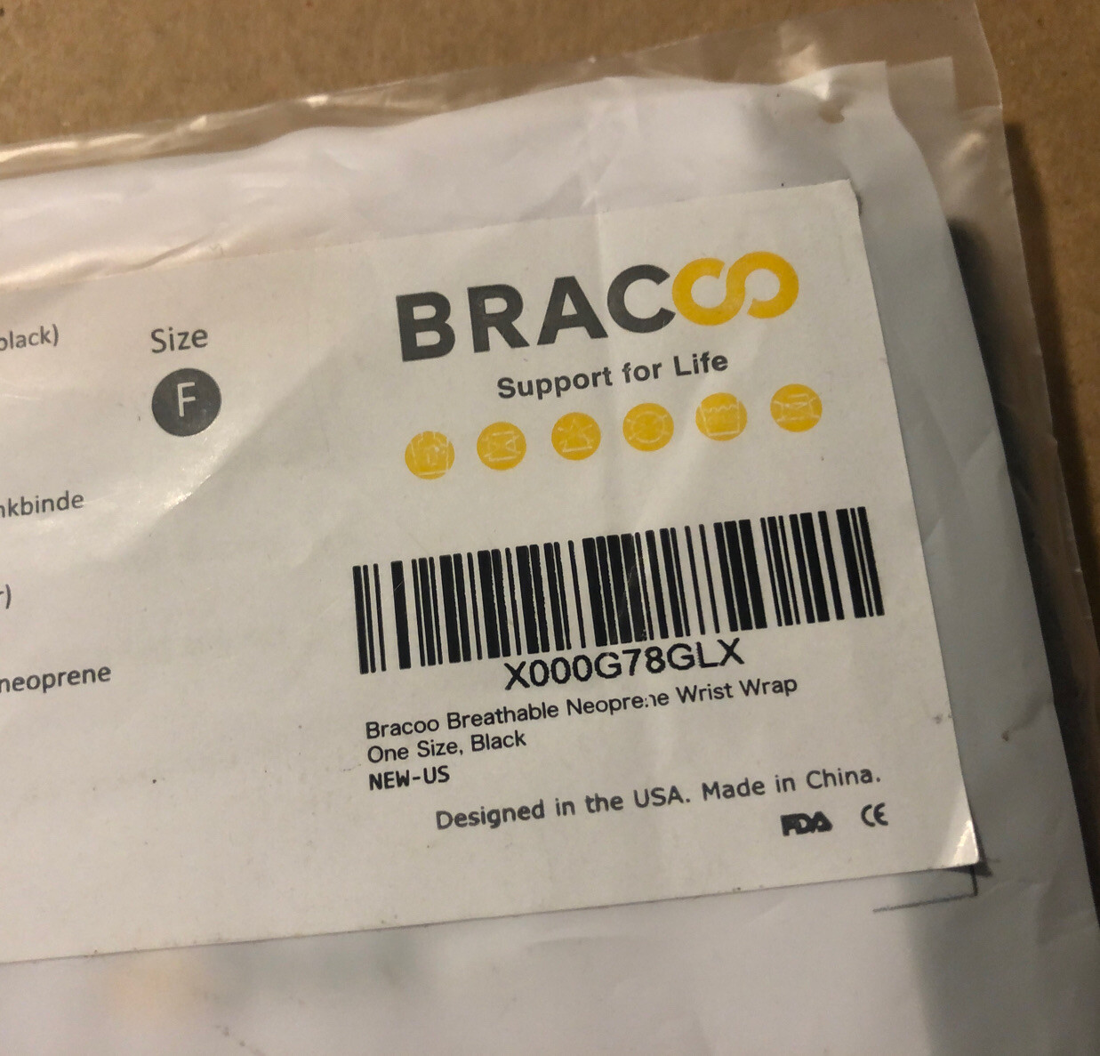 Bracoo Wrist Wrap Reversible Compression Support for Sprains Carpal Tunnel Pain