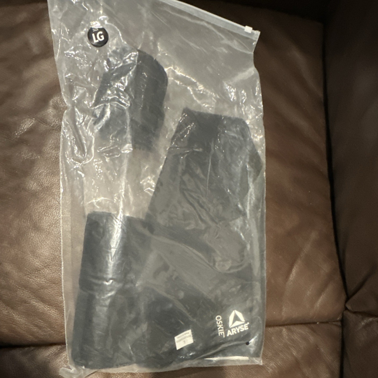 ARYSE OSKIE Shoulder & Arm Brace Large Black Compression Warmth Lightweight