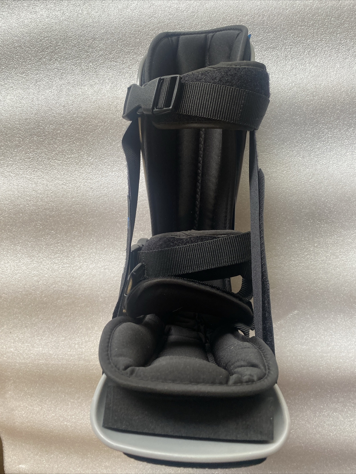 United Ortho Air Stabilizer Ankle Walker Fracture Boot, Medium -NEW