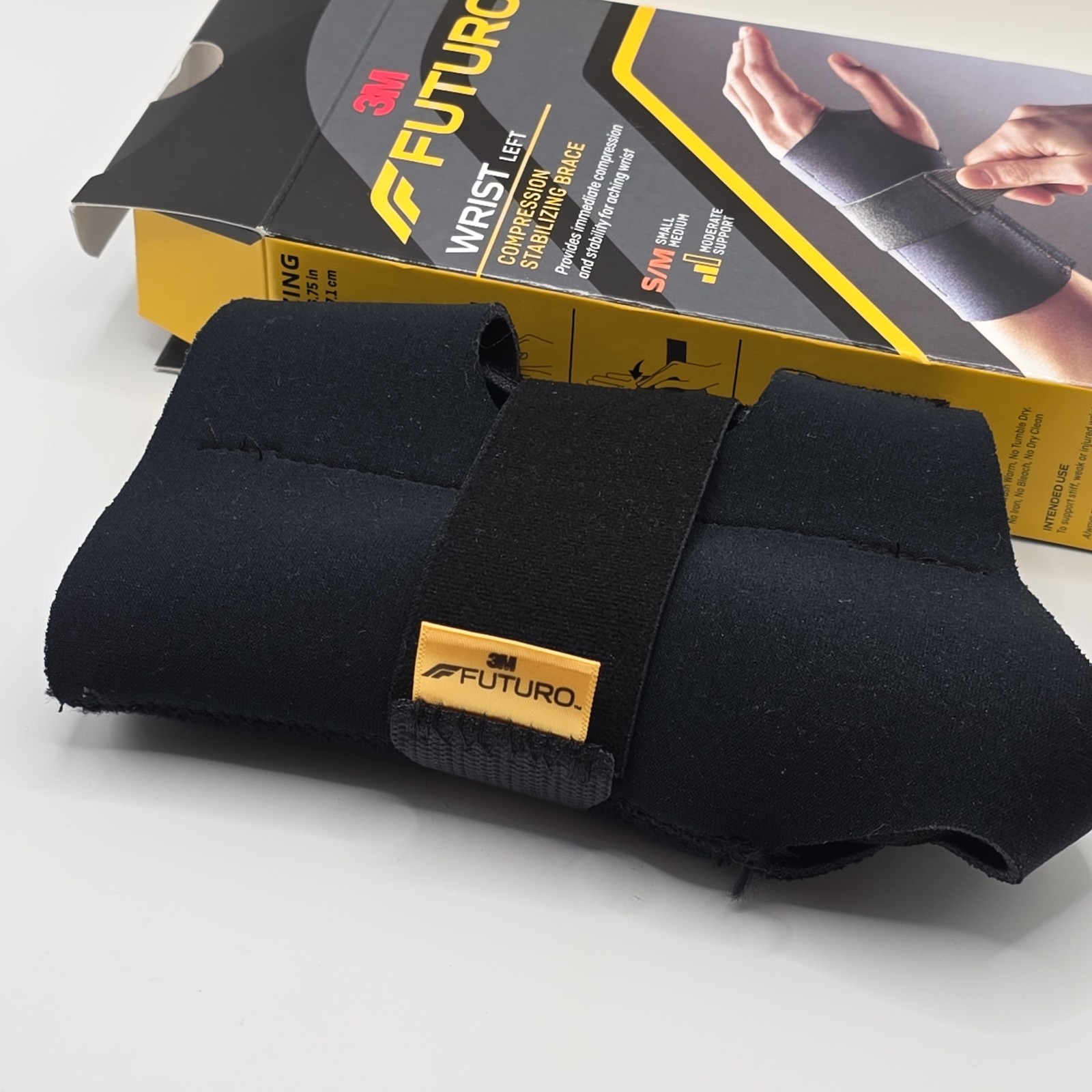 Futuro Wrist Compression Stabilizing Brace Left Hand (Black) Small/Medium