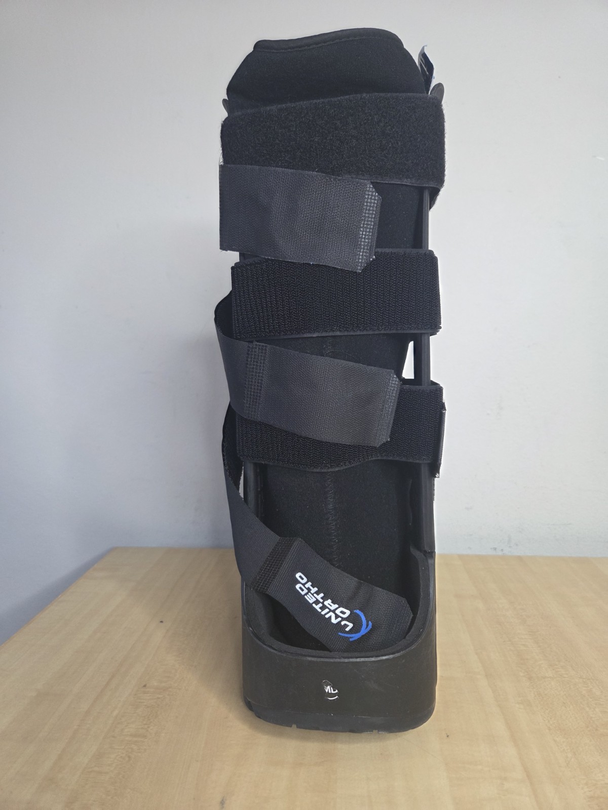 United Ortho Air Cam Walker Fracture Boot, Black, Size M w/Darco Post Op Boot