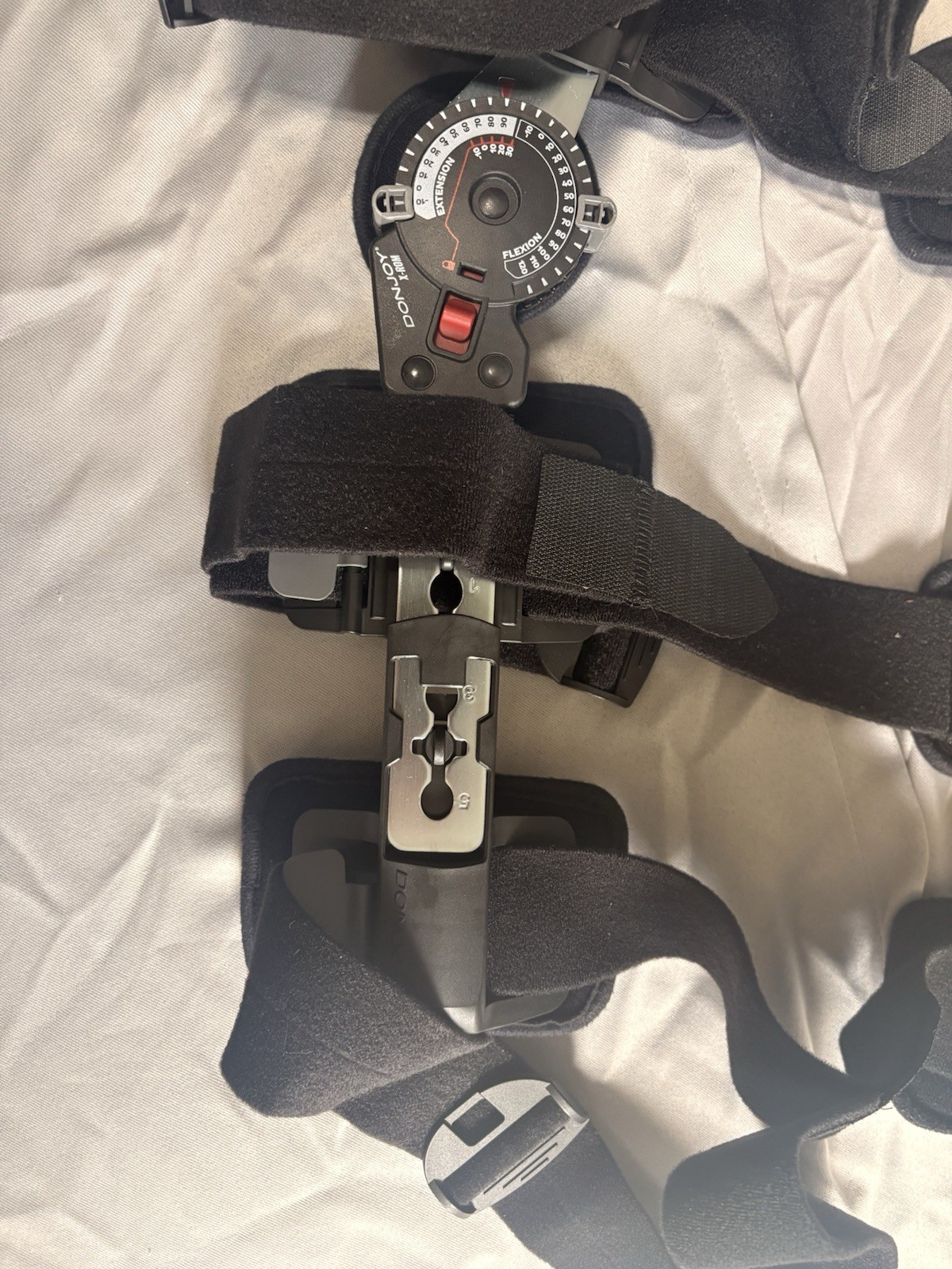 DonJoy X-ROM Adjustable Hinged Knee Brace Flexion/Extension Dial Black/Gray OS