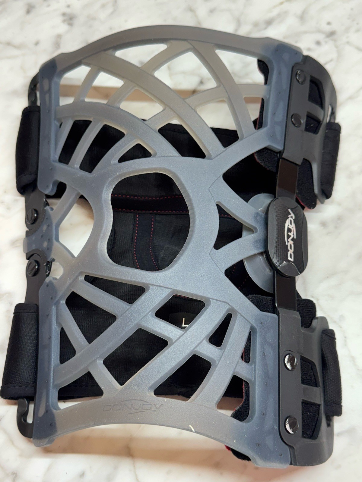 DonJoy OA Reaction WEB Knee Brace Medial Left Lateral Right Large