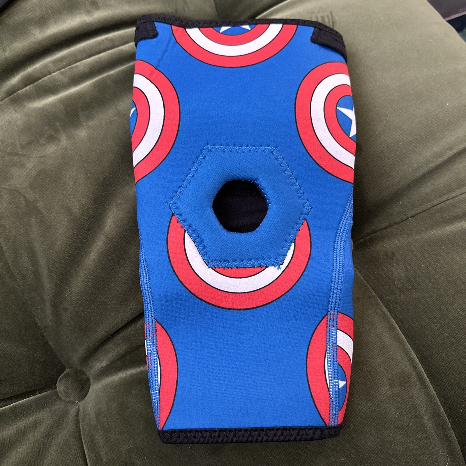 Marvel AVENGERS Neoprene Knee Sleeve Patella Donut YOUTH New W/O Box