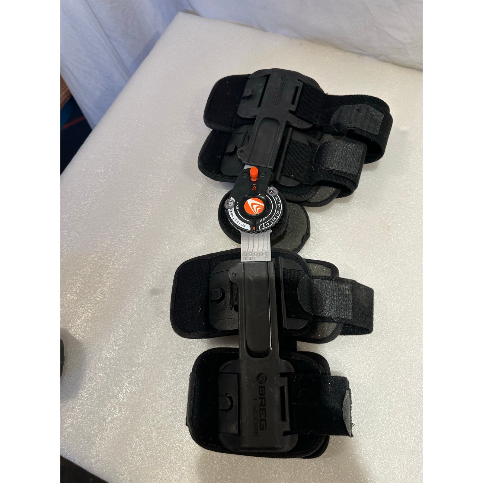 Breg Tscope leg / knee brace.