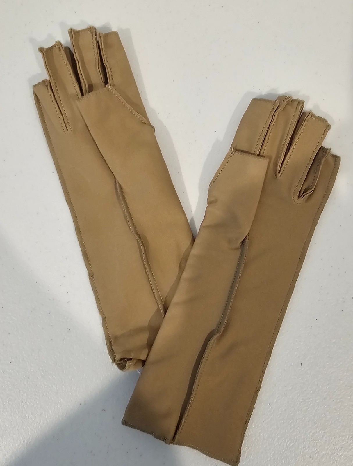Isotoner Therapeutic Compression Gloves Open Finger Camel Large Arthritis Pain