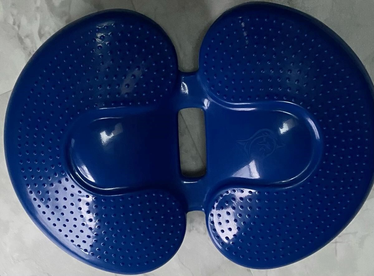CUSHION, CHIROPRACTIC CUSHION, PELVIC, SCIATICPAIN, HEMORRHOIDAL PAIN RELIEVING