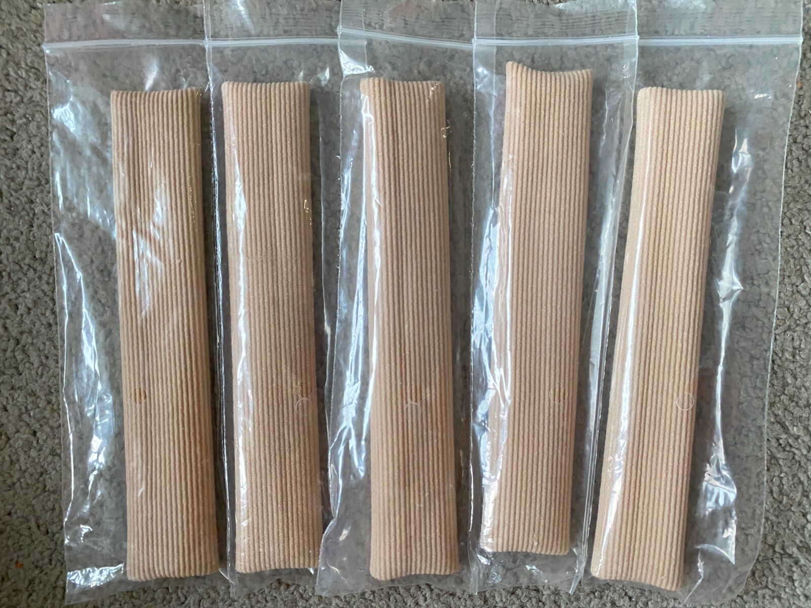 NEW 5PCS Silicone Tube Toe Gel Protector Corn Finger Tube Cap Relief Foot Pain