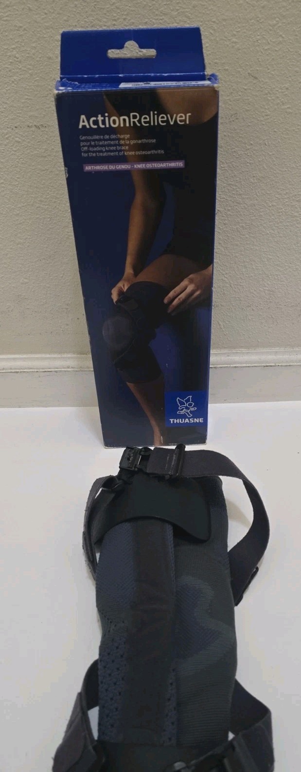 Thuasne “Action Reliever” Knee Brace Size 3 Left Medial/Right Lateral L/M Grey