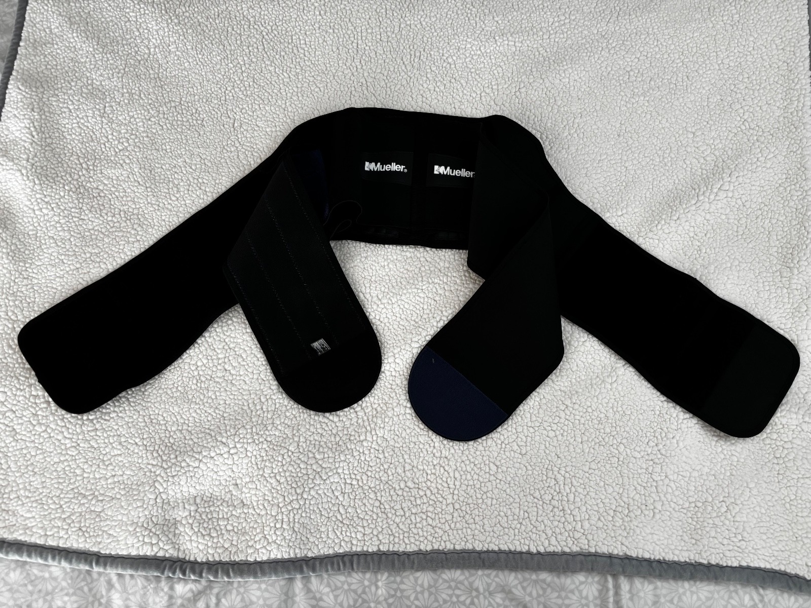 Mueller Maximum (Plus Size 50-70″ Waist) Adjustable Back Brace with Lumbar Pad