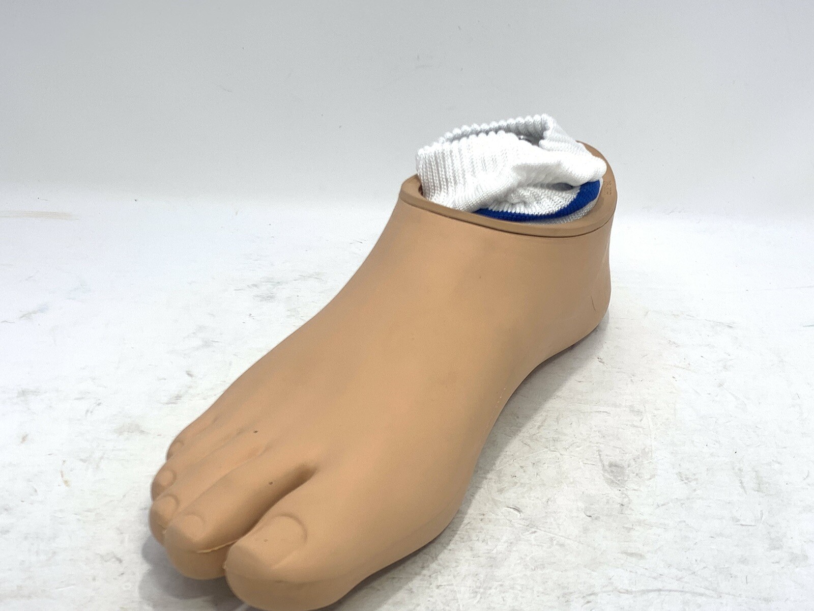 ossur pro-flex LP right prosthetic foot. size 28. category 3