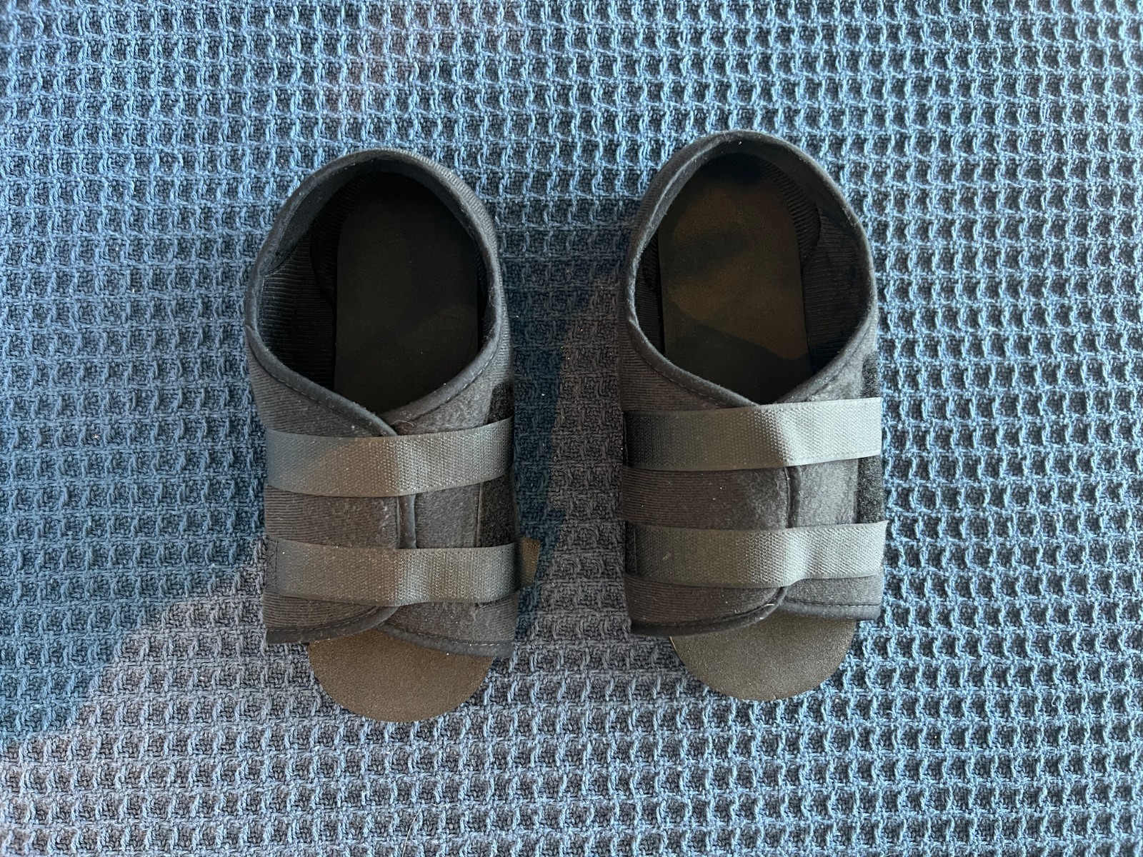 Adjustable Post-Op Recovery Foot Protectors / Medical House Slippers Black Large