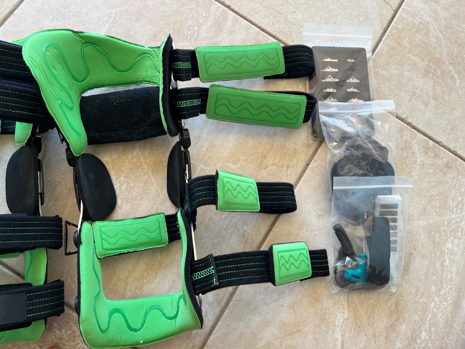Range of Motion Knee Brace (right OR left, Medium size).