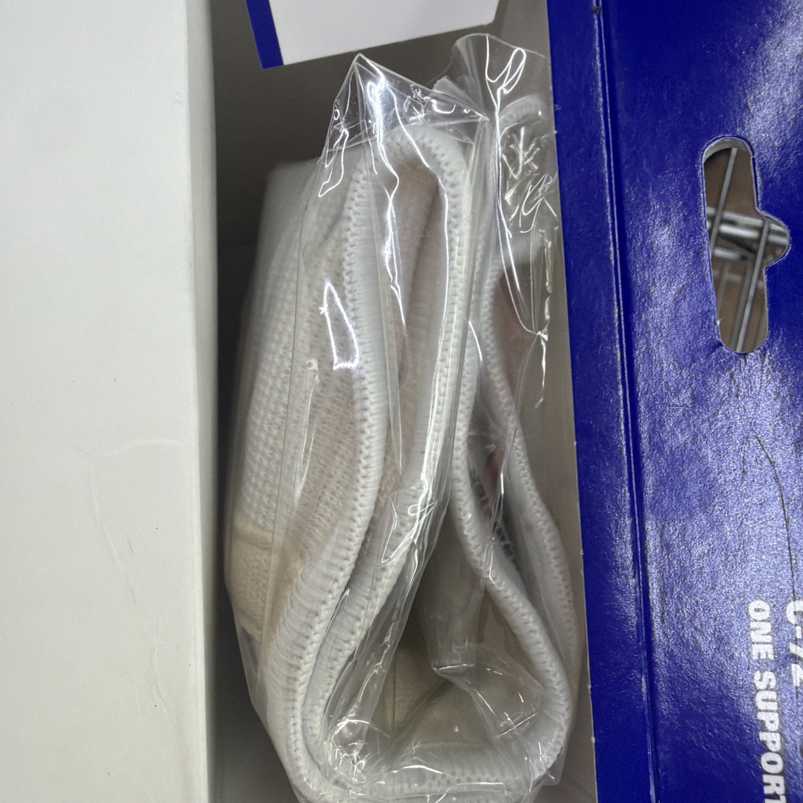 CHAMPION Knee Brace Sheer Elastic Knit Beige 0062-S NEW in Box Small