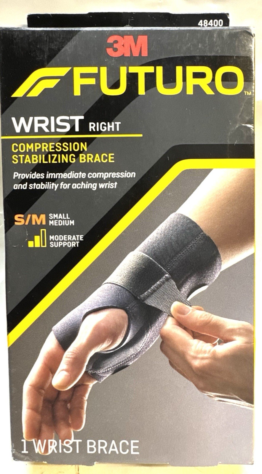 3m futuro wrist right brace small/medium 1 count scuffed box