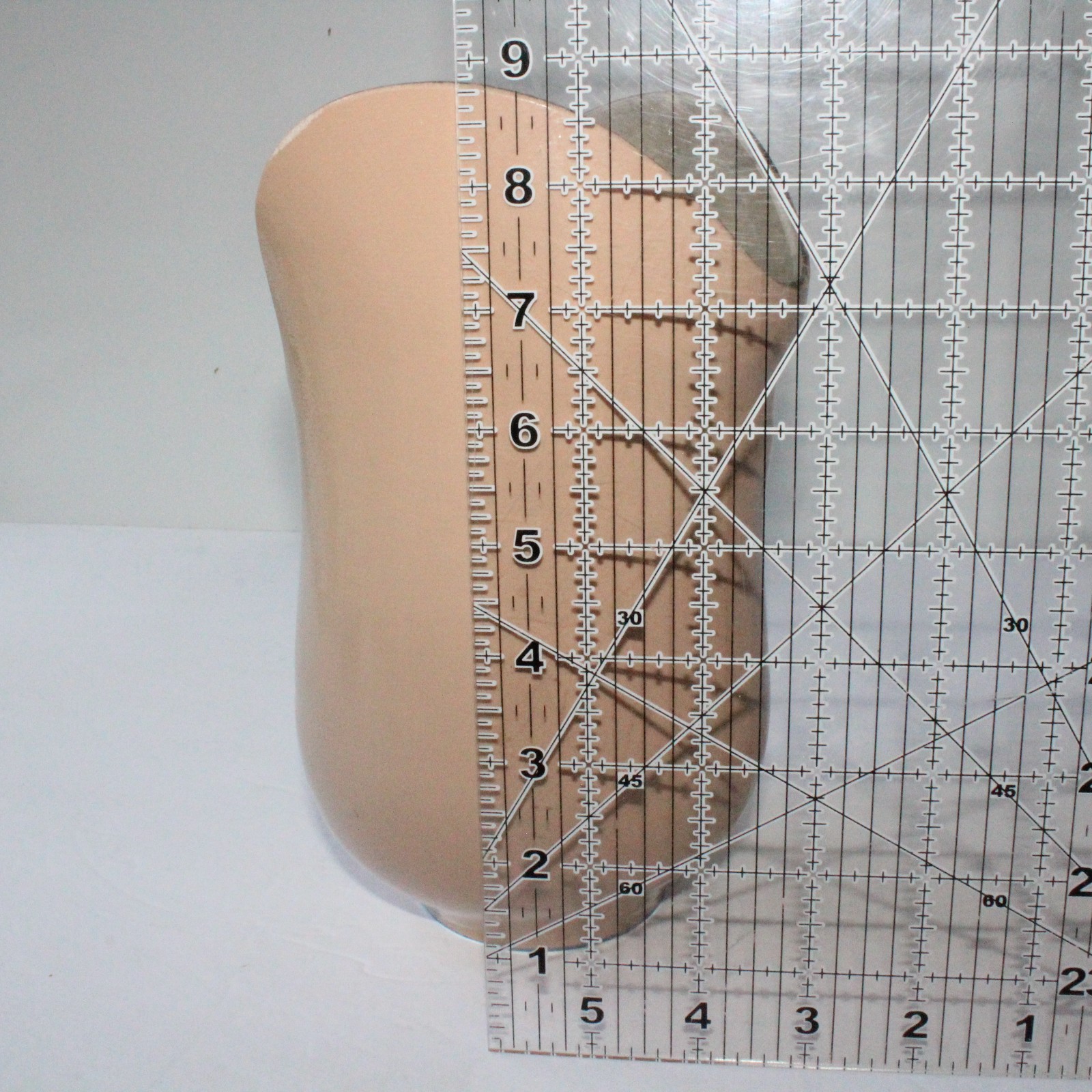 BELOW-KNEE PROSTHETIC SOCKET w/ EVOLUTION VMP-001 DISTAL BASE + VACUUM VALVE