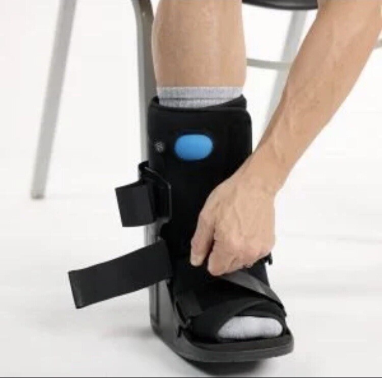 NEW United Ortho Air Stabilizer Walking Boot Fracture Boot Foot & Ankle (S)