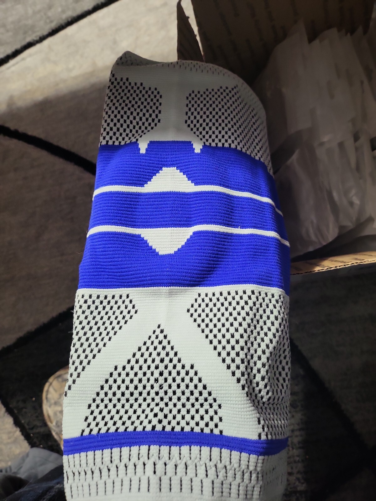 knee sleeve compression