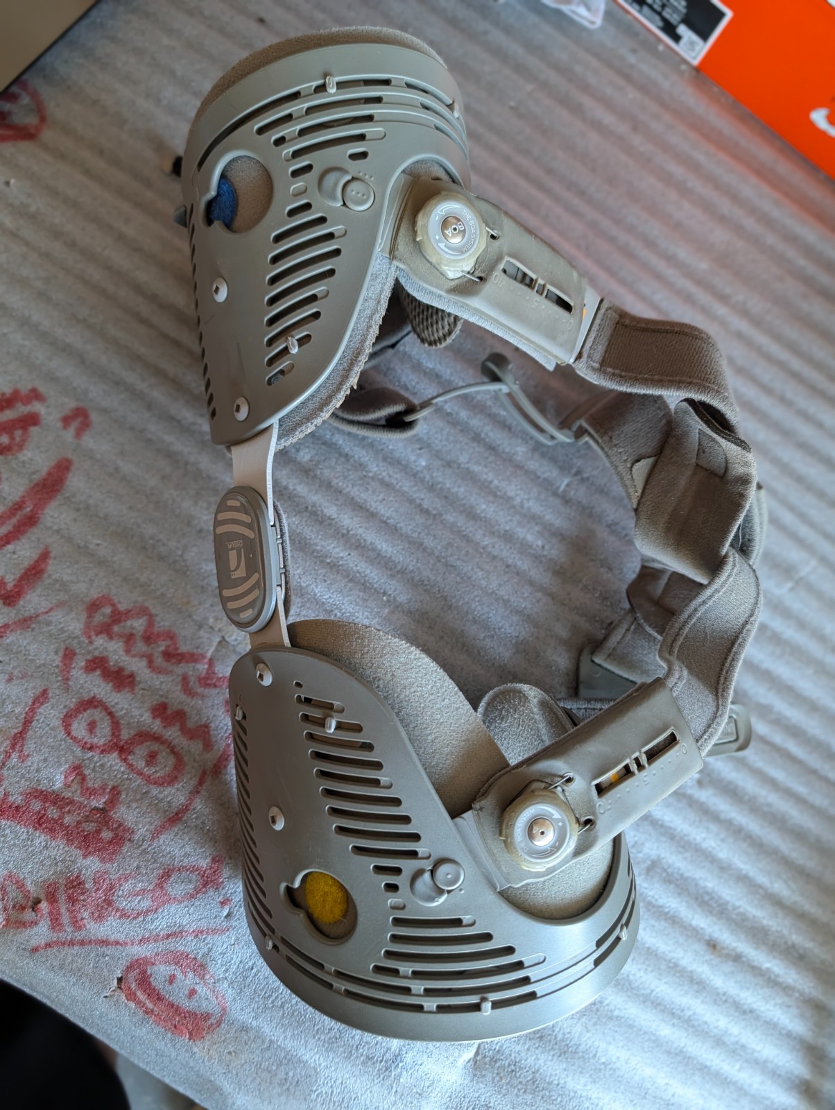 Ossur Unloader One Short Knee Brace Left Knee Used Size Small