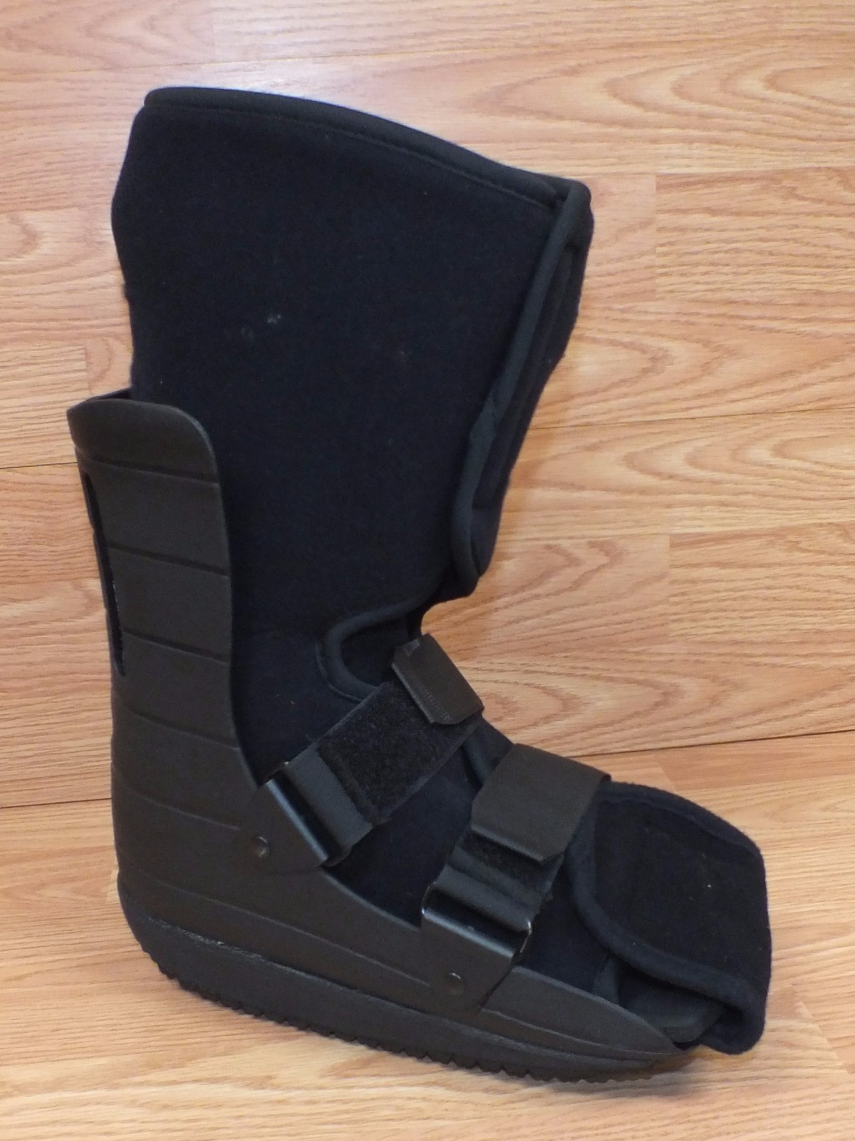Genuine DJO LLC Adult Medium Black Ankle Foot Walking Support Brace **READ**