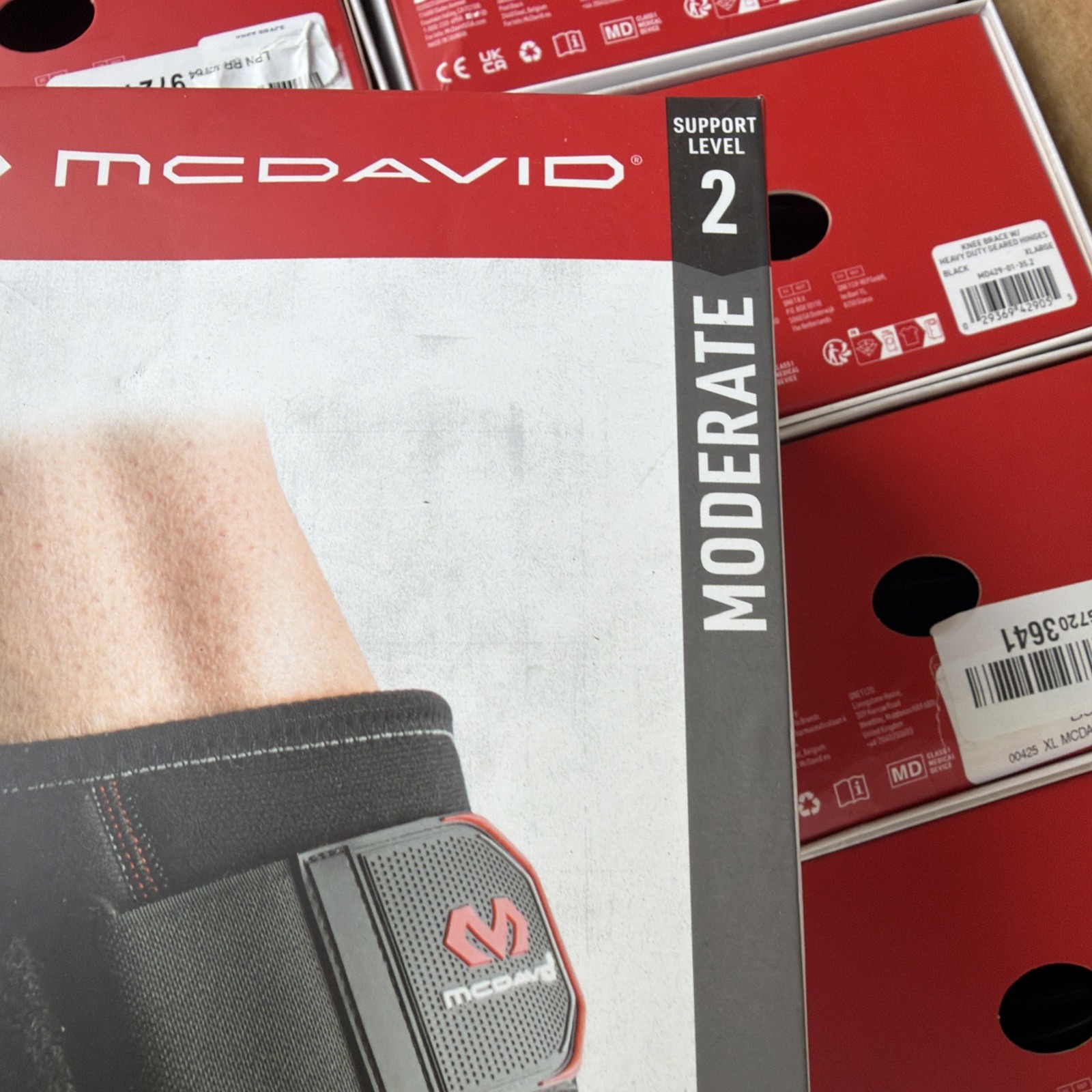 Mcdavid Level 2 Knee support w/ stays size medium 14-15”
