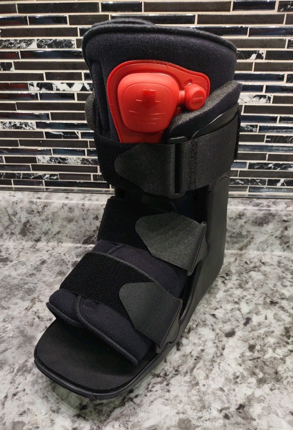 ProCare XcelTrax Air Ankle Walker Brace/Walking Universal Boot Medium 79-95525
