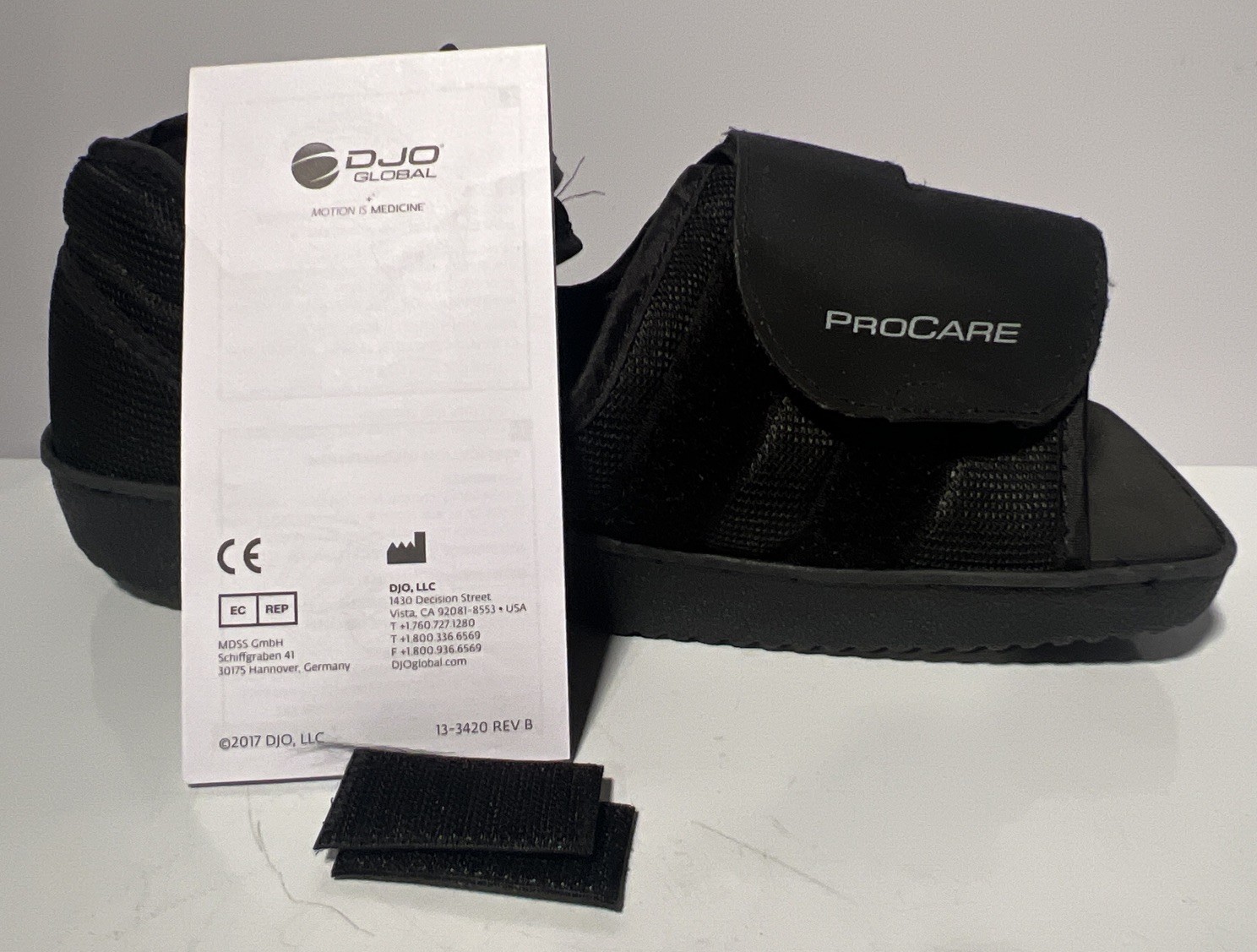 DJO Global ProCare Squared Toe Post Op Shoe Size Medium 79-81235 Black