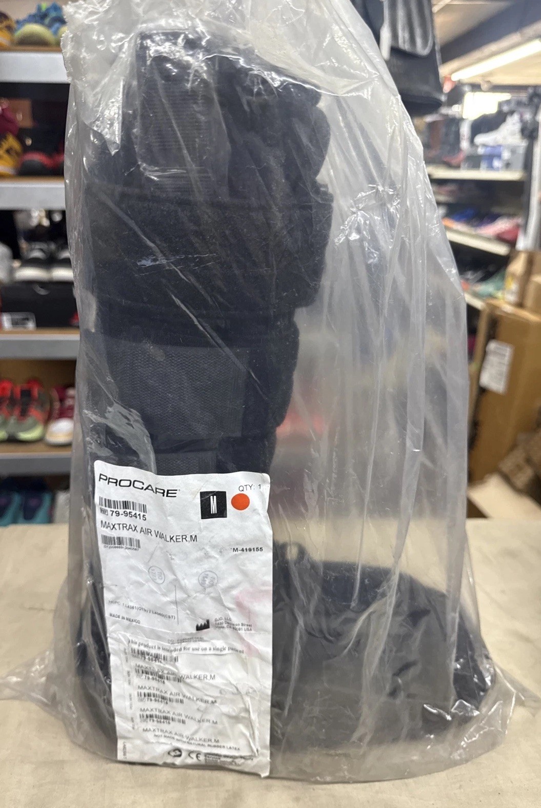 MaxTrax Medium Air Walker Brace/Walking High Boot Closed Heel With Pump 75-95415