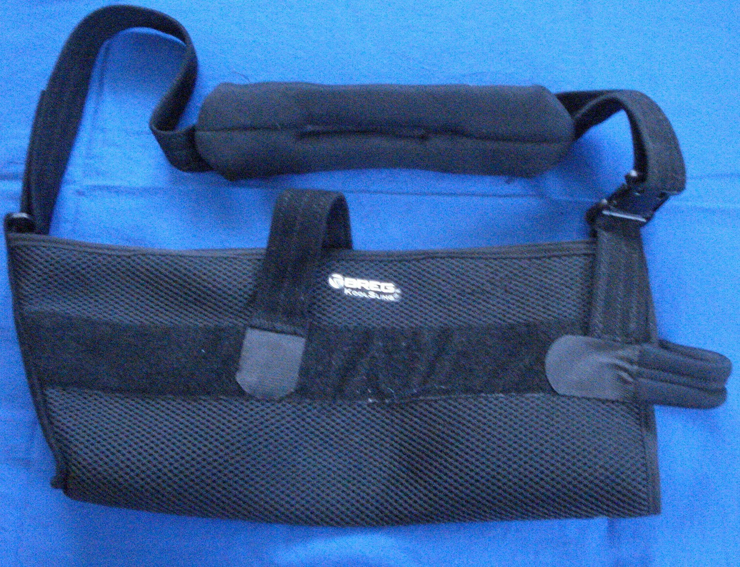 BREG Kool Sling Unisex Shoulder Sling Arm Sling Left Or Right – Black – Large