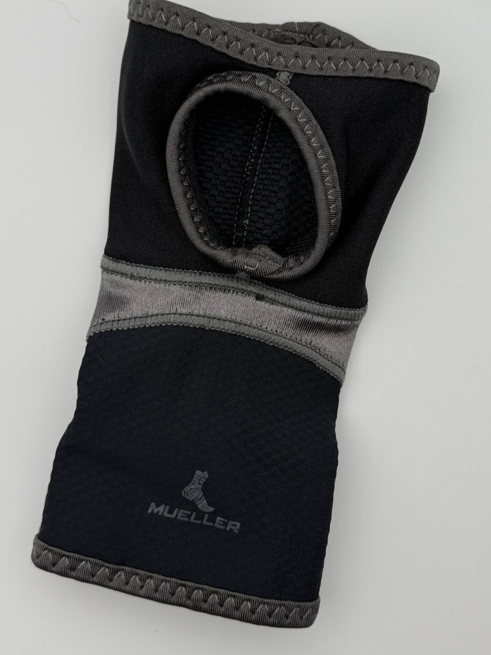Mueller MLR Hg80 Wrist Support Brace Black Medium 7.5–8.5 in Compression