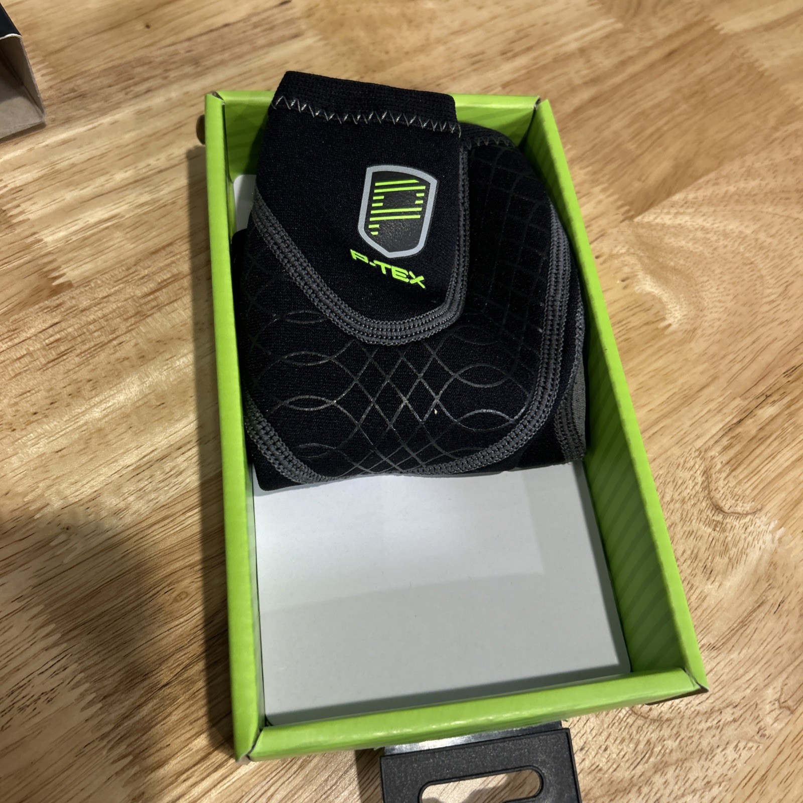 P-TEX PRO Knit Thermal Compression Elbow Sleeve Kinetic Paneling Small TEXE200
