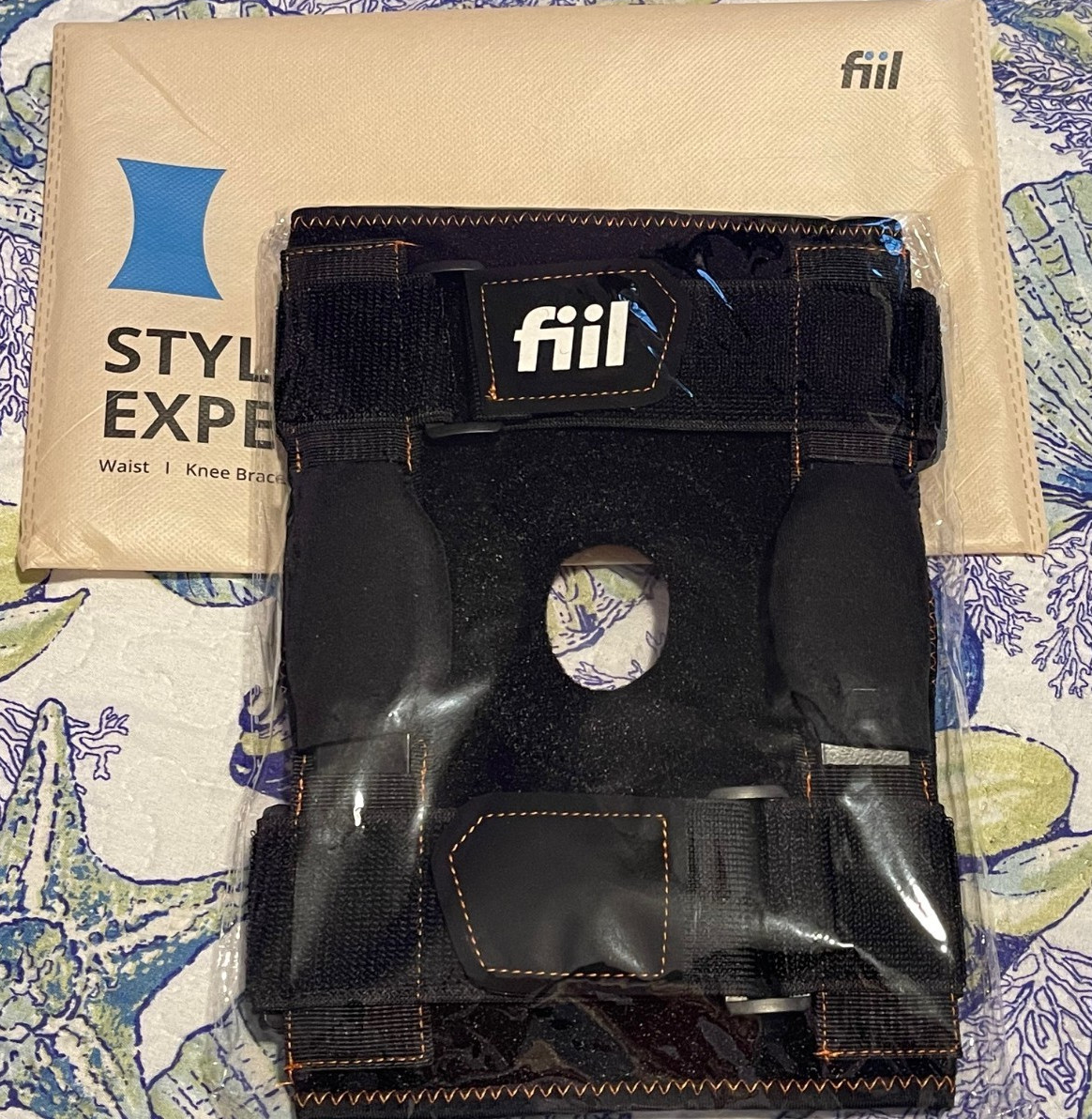FIIL ADJUSTABLE HINGED KNEE BRACE W/REMOVEABLE SIDE STABILIZERS SZ MED / NEW