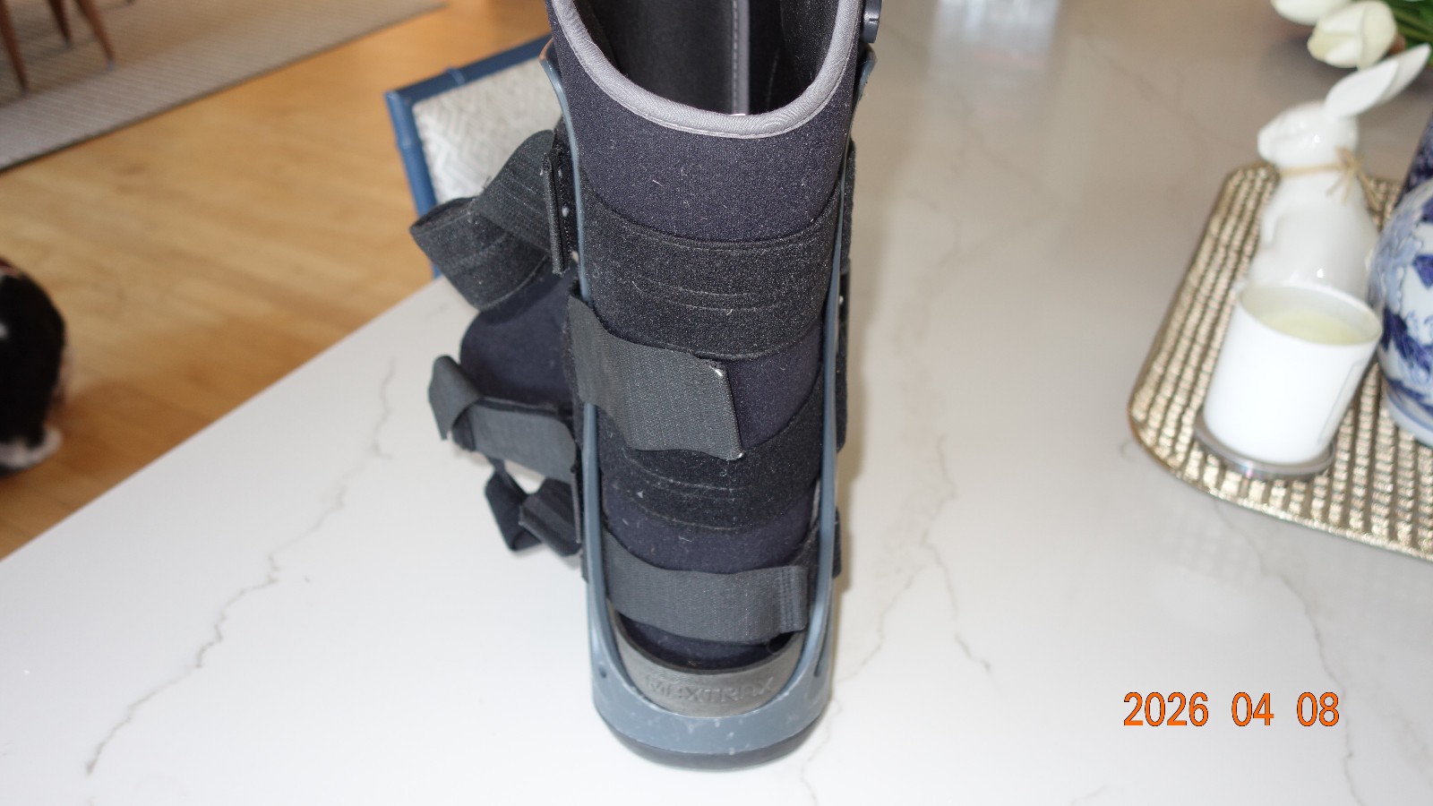 DONJOY MaxTrax Short Recovery Walking Boot Brace Size S
