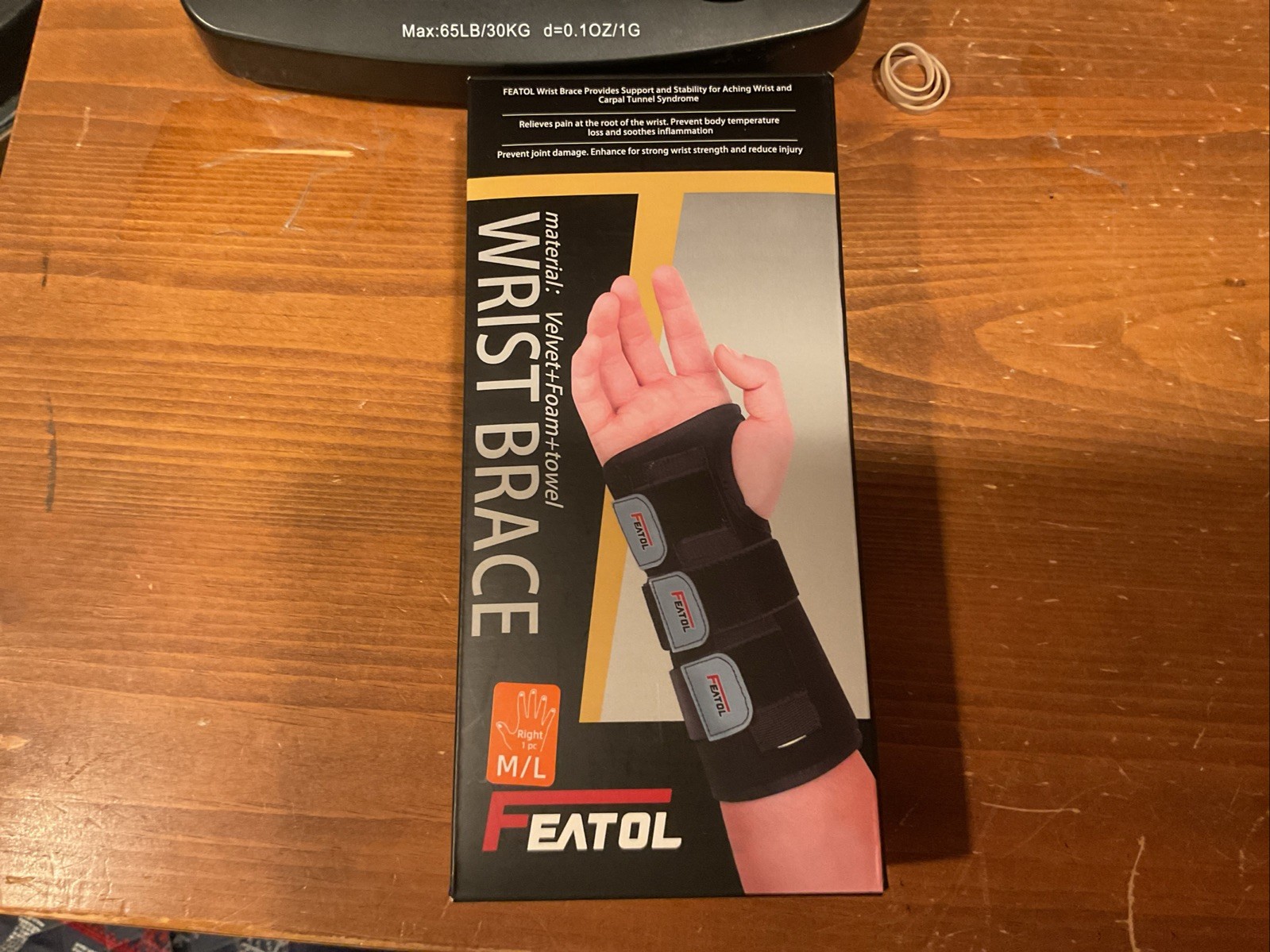 Featol Wrist Brace Brand Right Hand M/L Velvet Foam Towel . Never Used In BoxNEW