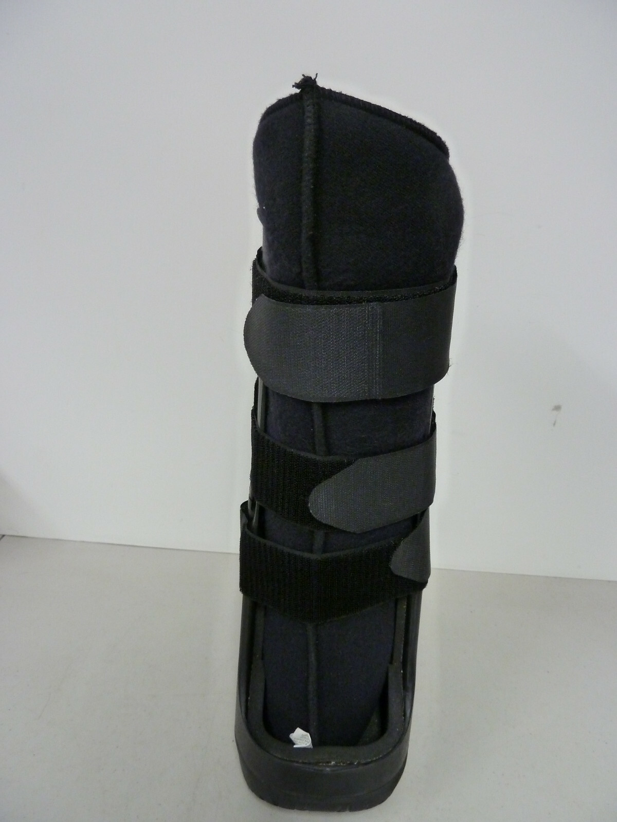 High Top Ossur Walker Boot Size Medium Hightop
